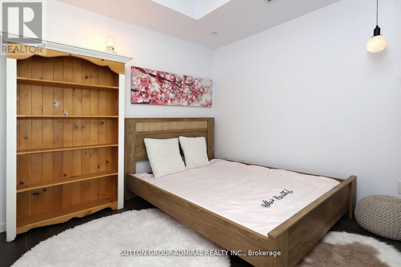 323 - 7 Smith Crescent, Toronto, Ontario  M8Z 0G3 - Photo 7 - W12382010