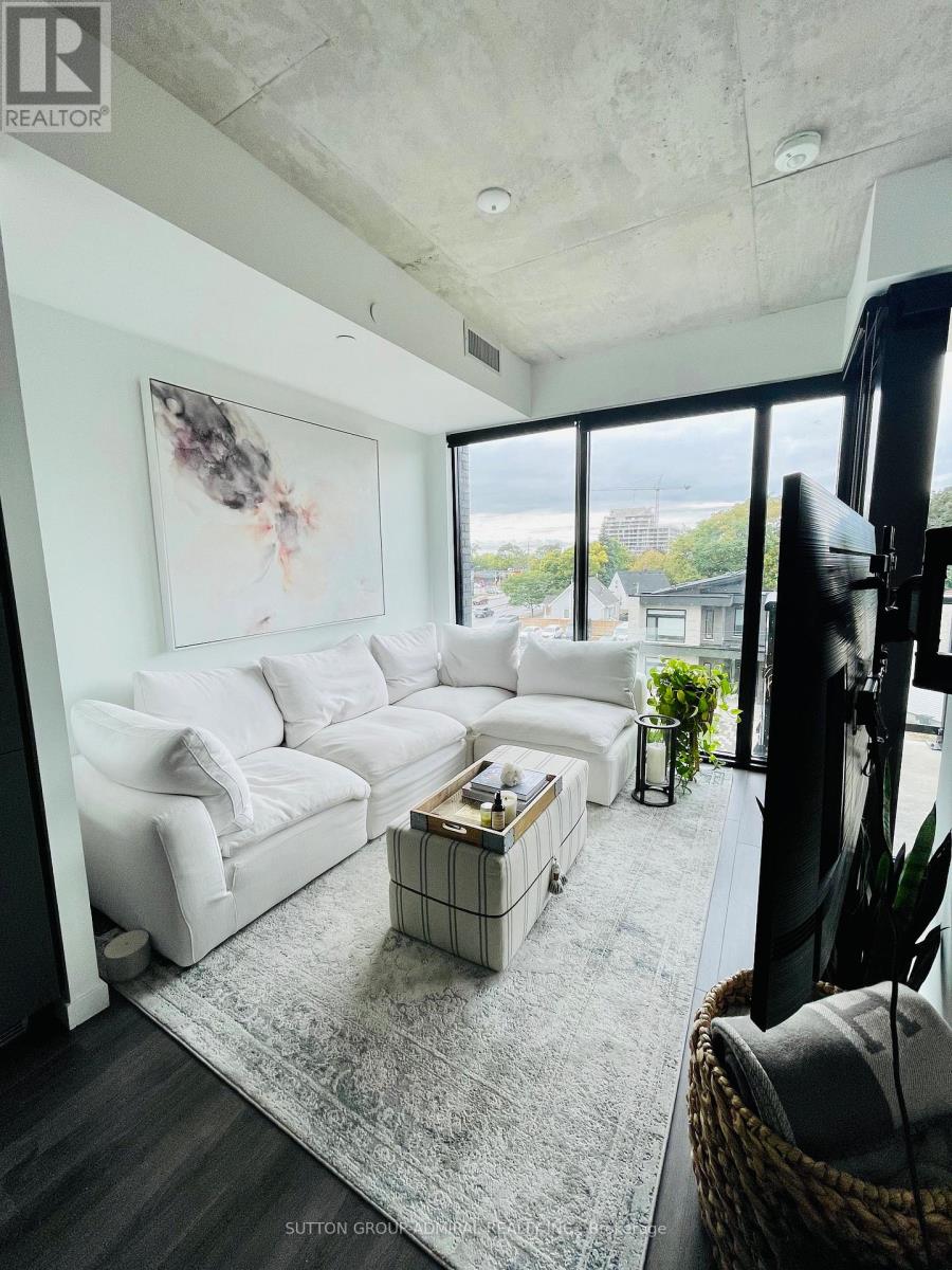 323 - 7 Smith Crescent, Toronto, Ontario  M8Z 0G3 - Photo 4 - W12382010