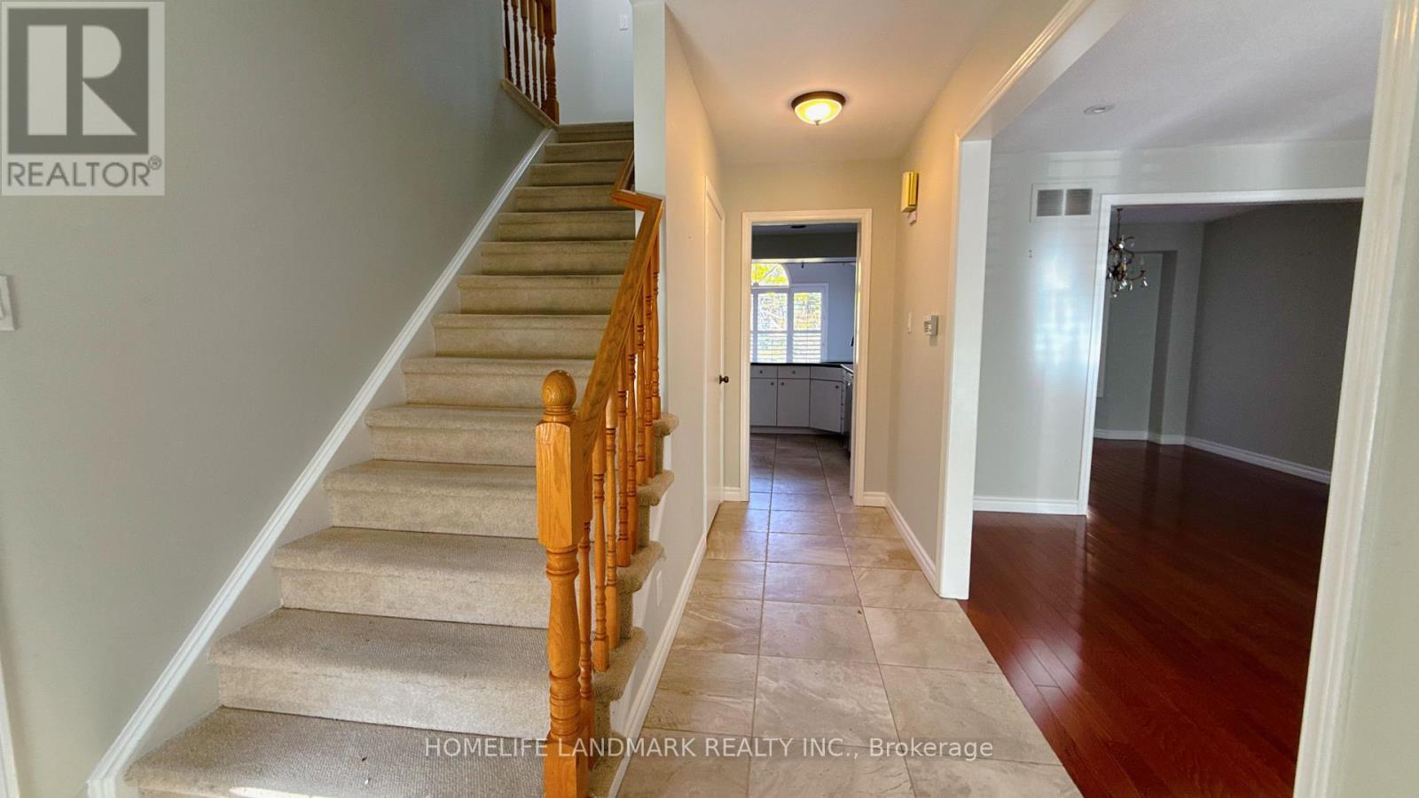 2251 Constance Drive, Oakville, Ontario  L6J 5L8 - Photo 2 - W12494778