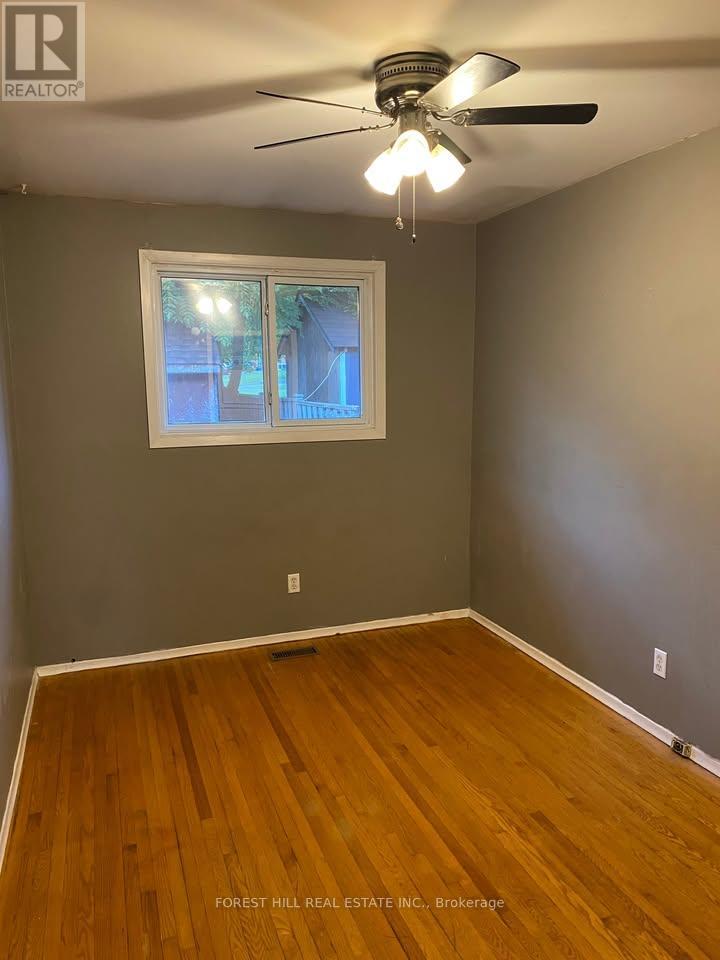 30 Bernick Drive, Barrie, Ontario  L4M 5J5 - Photo 6 - S12421561