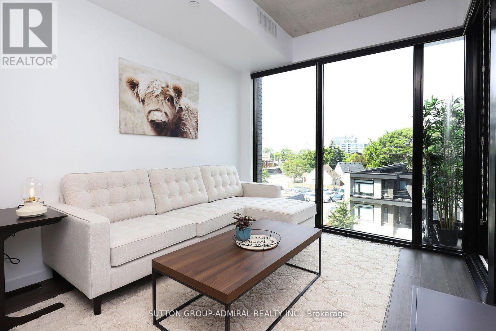 323 - 7 Smith Crescent, Toronto, Ontario  M8Z 0G3 - Photo 4 - W12268215