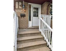 30 BERNICK DRIVE, Barrie, Ontario