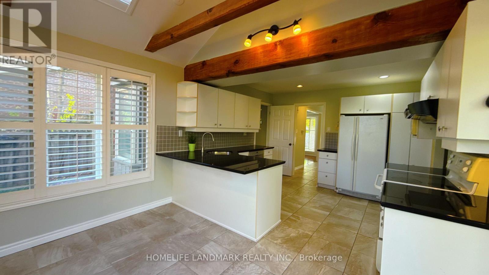 2251 Constance Drive, Oakville, Ontario  L6J 5L8 - Photo 5 - W12494778