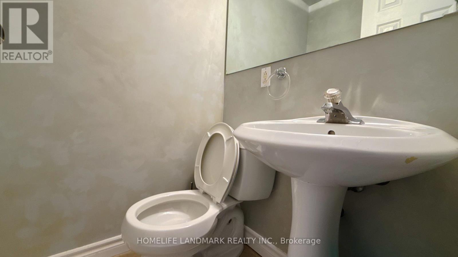 2251 Constance Drive, Oakville, Ontario  L6J 5L8 - Photo 6 - W12494778