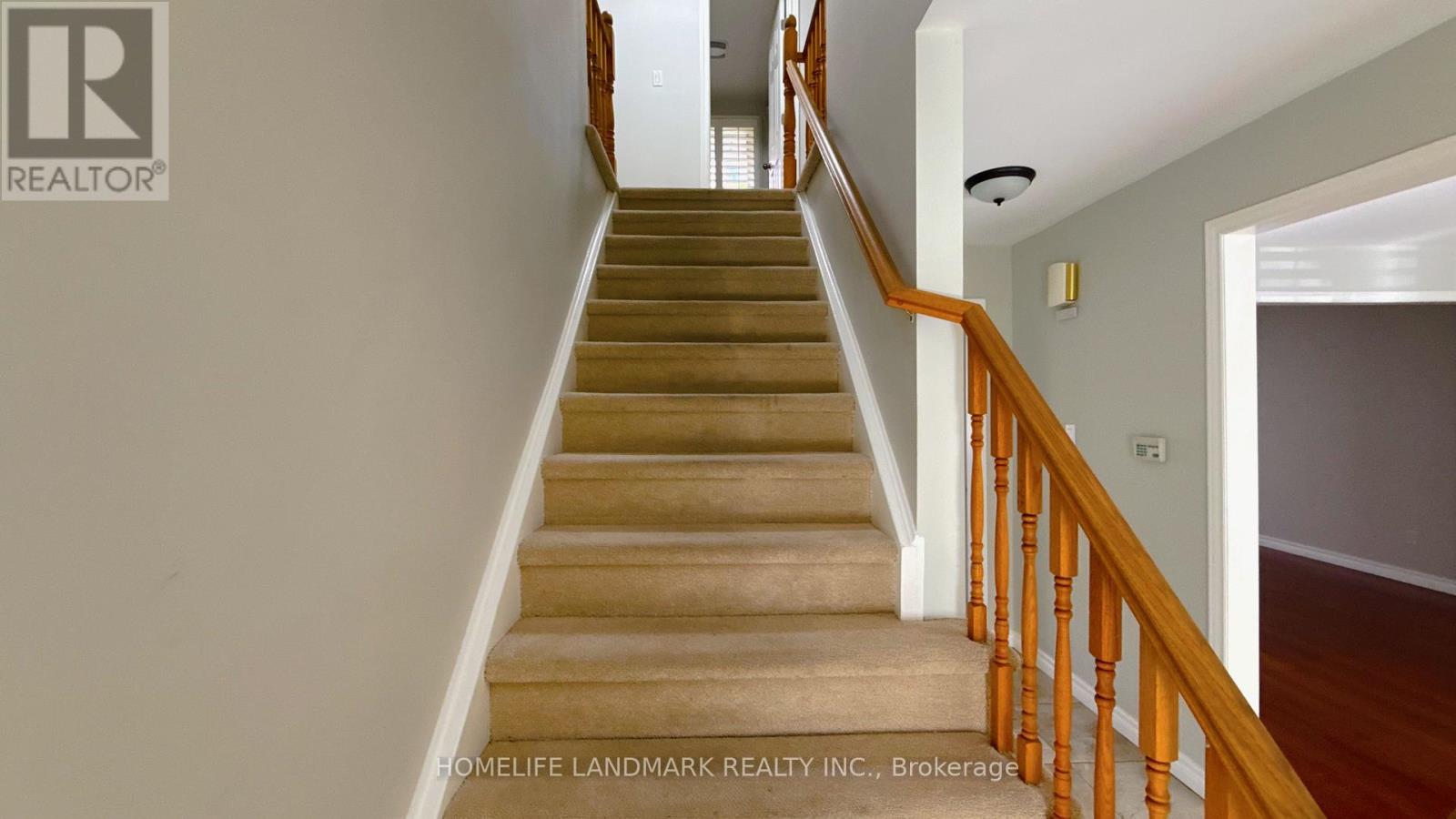 2251 Constance Drive, Oakville, Ontario  L6J 5L8 - Photo 7 - W12494778