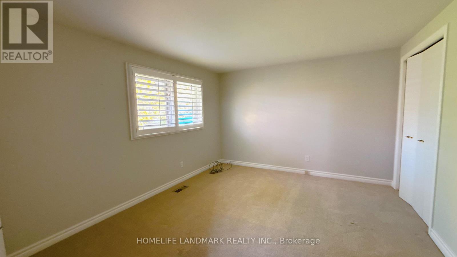 2251 Constance Drive, Oakville, Ontario  L6J 5L8 - Photo 9 - W12494778