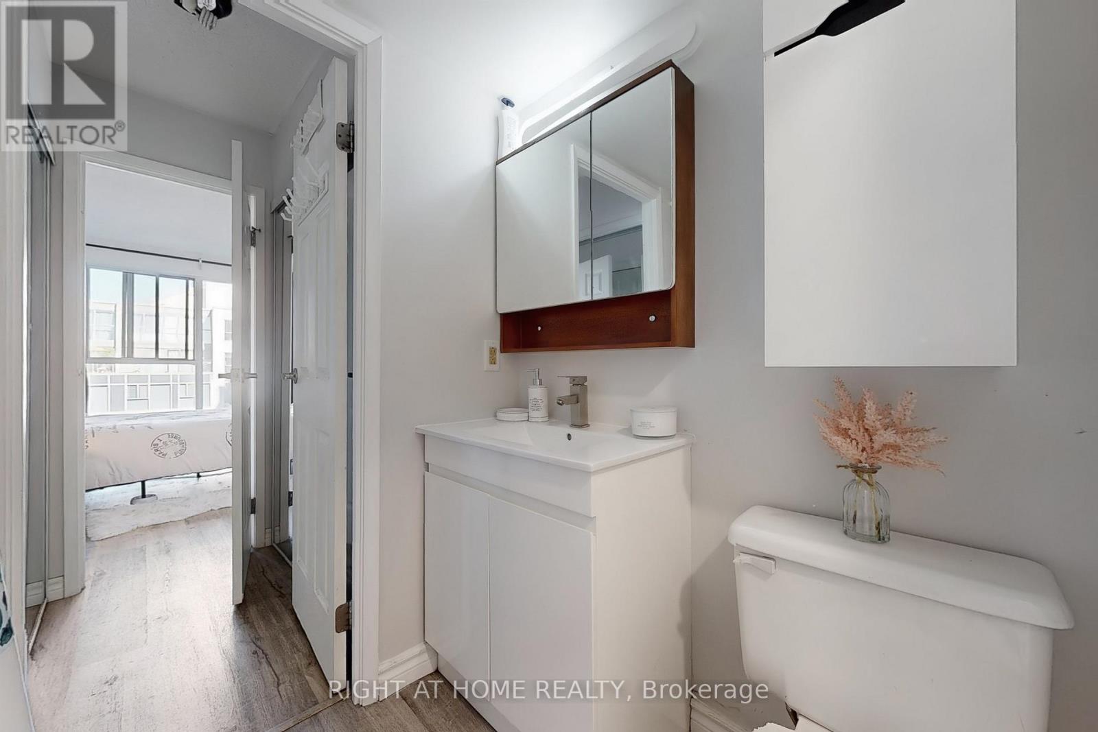 705 - 222 The Esplanade Avenue, Toronto, Ontario  M5A 4M8 - Photo 14 - C12416663