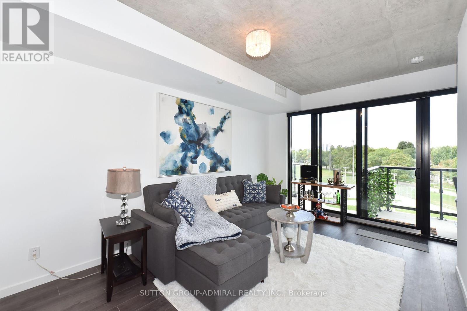 404 - 7 Smith Crescent, Toronto, Ontario  M8Z 0G3 - Photo 2 - W12375267