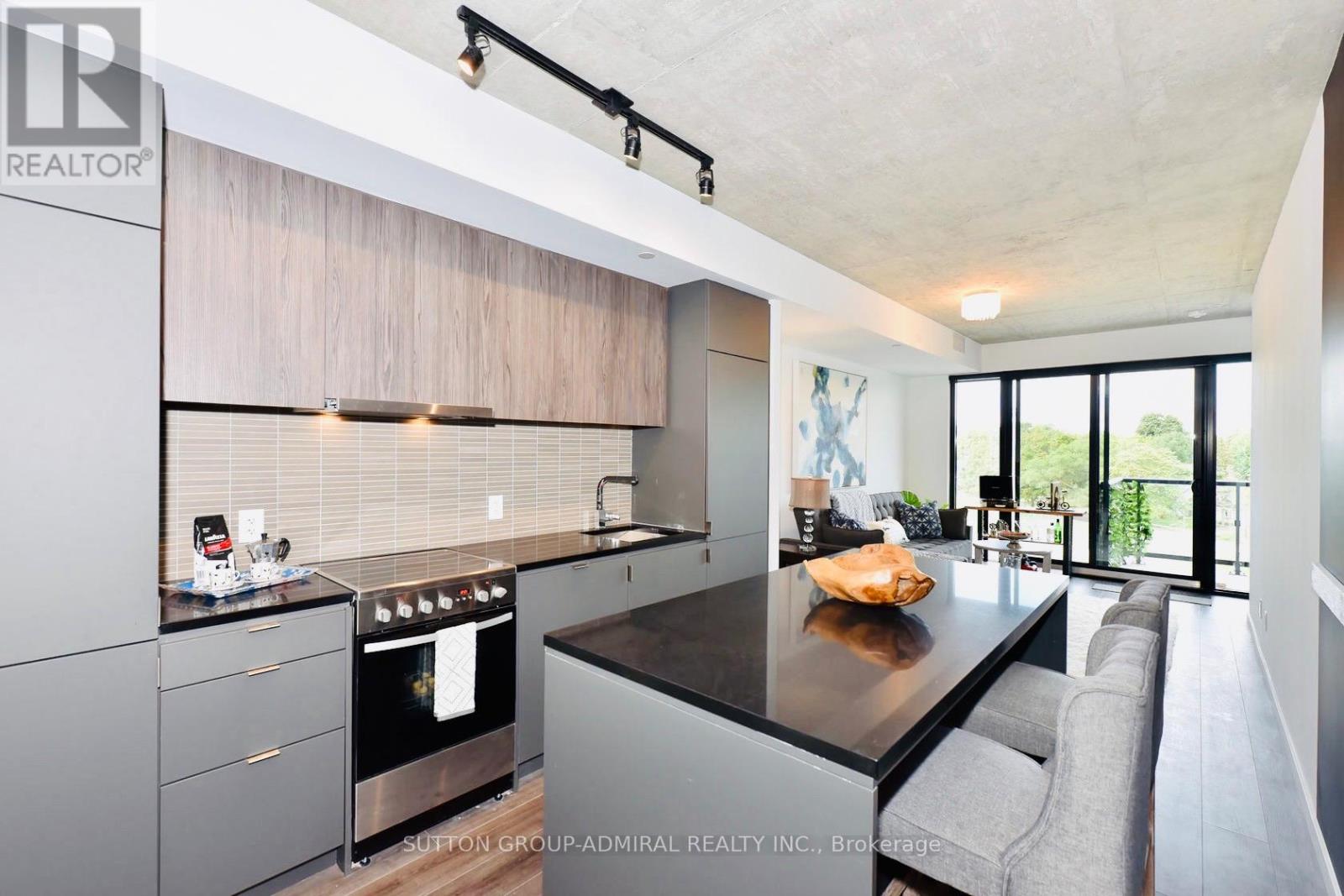 404 - 7 SMITH CRESCENT, Toronto, Ontario