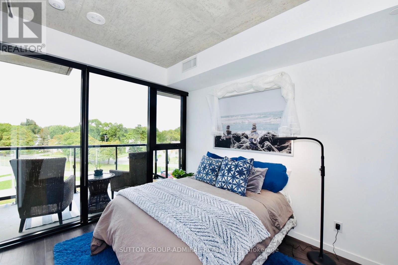 404 - 7 Smith Crescent, Toronto, Ontario  M8Z 0G3 - Photo 6 - W12375267