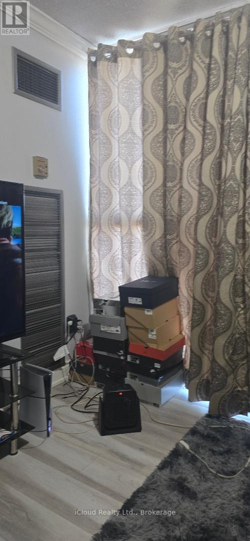 706 - 600 Rexdale Boulevard, Toronto (West Humber-Clairville), Ontario  M9W 6T4 - Photo 3 - W12500144