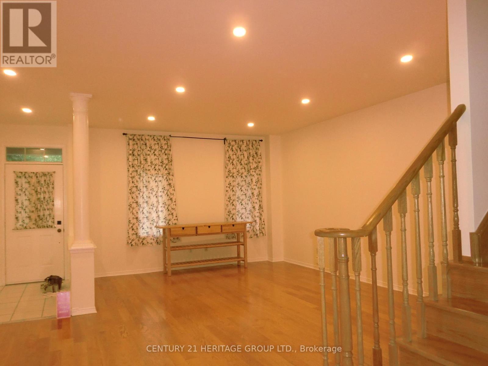 32 Leitch Avenue, Toronto, Ontario  M3J 3P2 - Photo 10 - W12500152