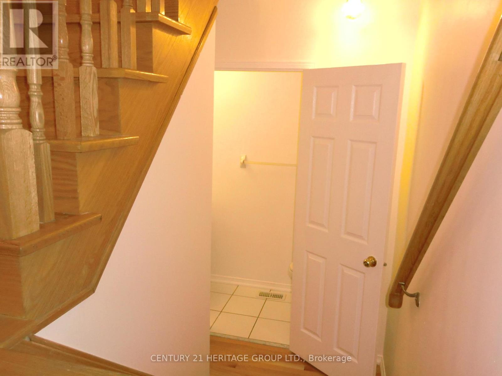 32 Leitch Avenue, Toronto, Ontario  M3J 3P2 - Photo 11 - W12500152