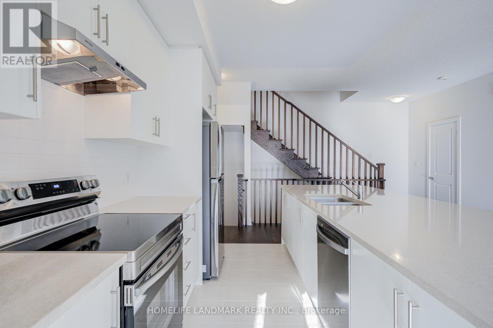 1299 Dempster Lane, Oakville, Ontario  L6H 7Z2 - Photo 9 - W12496062