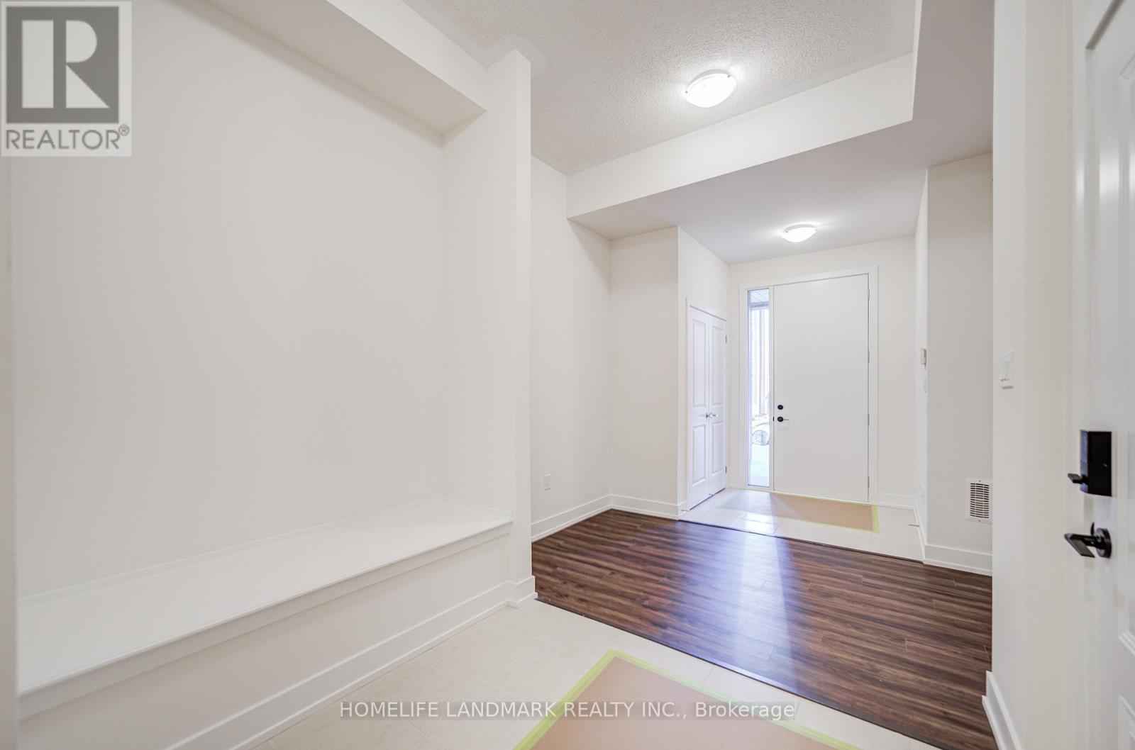 1299 Dempster Lane, Oakville, Ontario  L6H 7Z2 - Photo 4 - W12496062