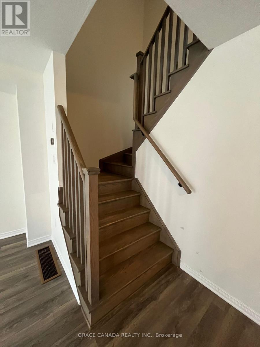 71 Bedrock Drive, Hamilton, Ontario  L8J 0K6 - Photo 5 - X12500154