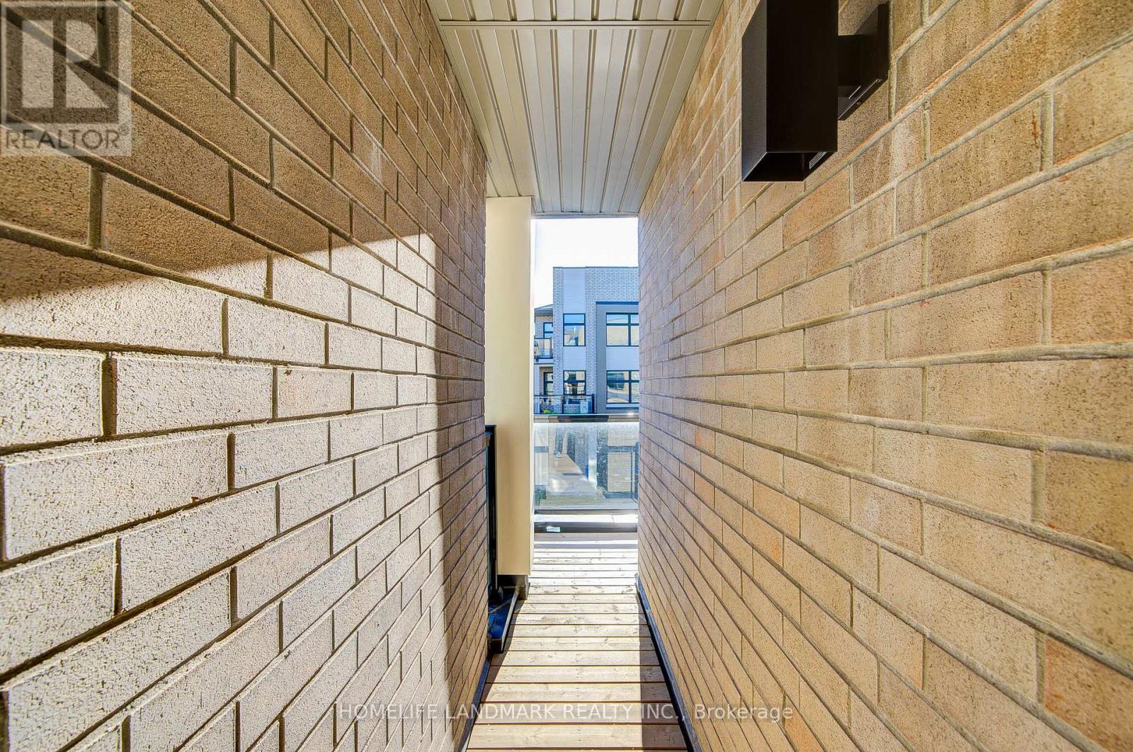 1299 Dempster Lane, Oakville, Ontario  L6H 7Z2 - Photo 19 - W12496062