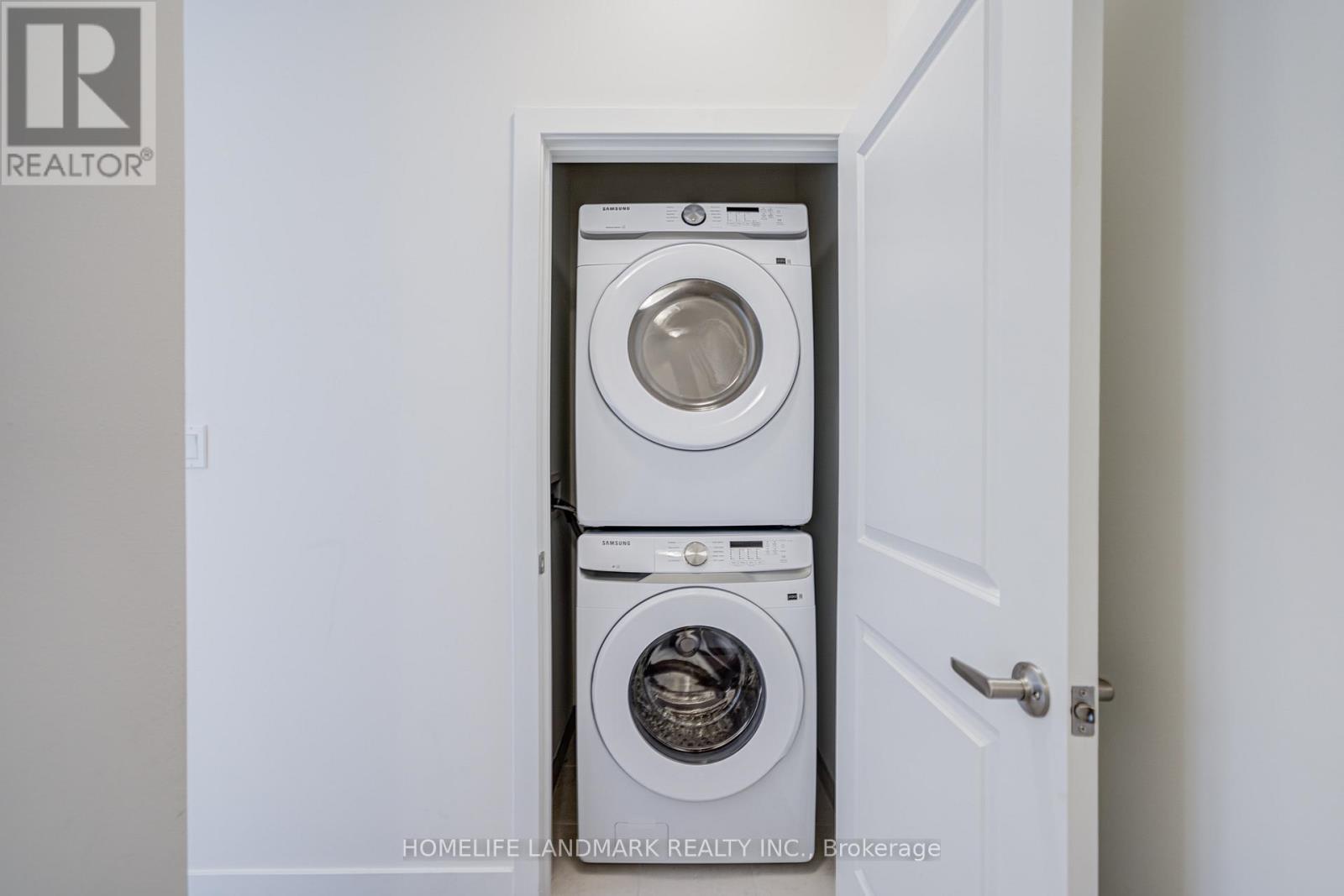 1299 Dempster Lane, Oakville, Ontario  L6H 7Z2 - Photo 34 - W12496062