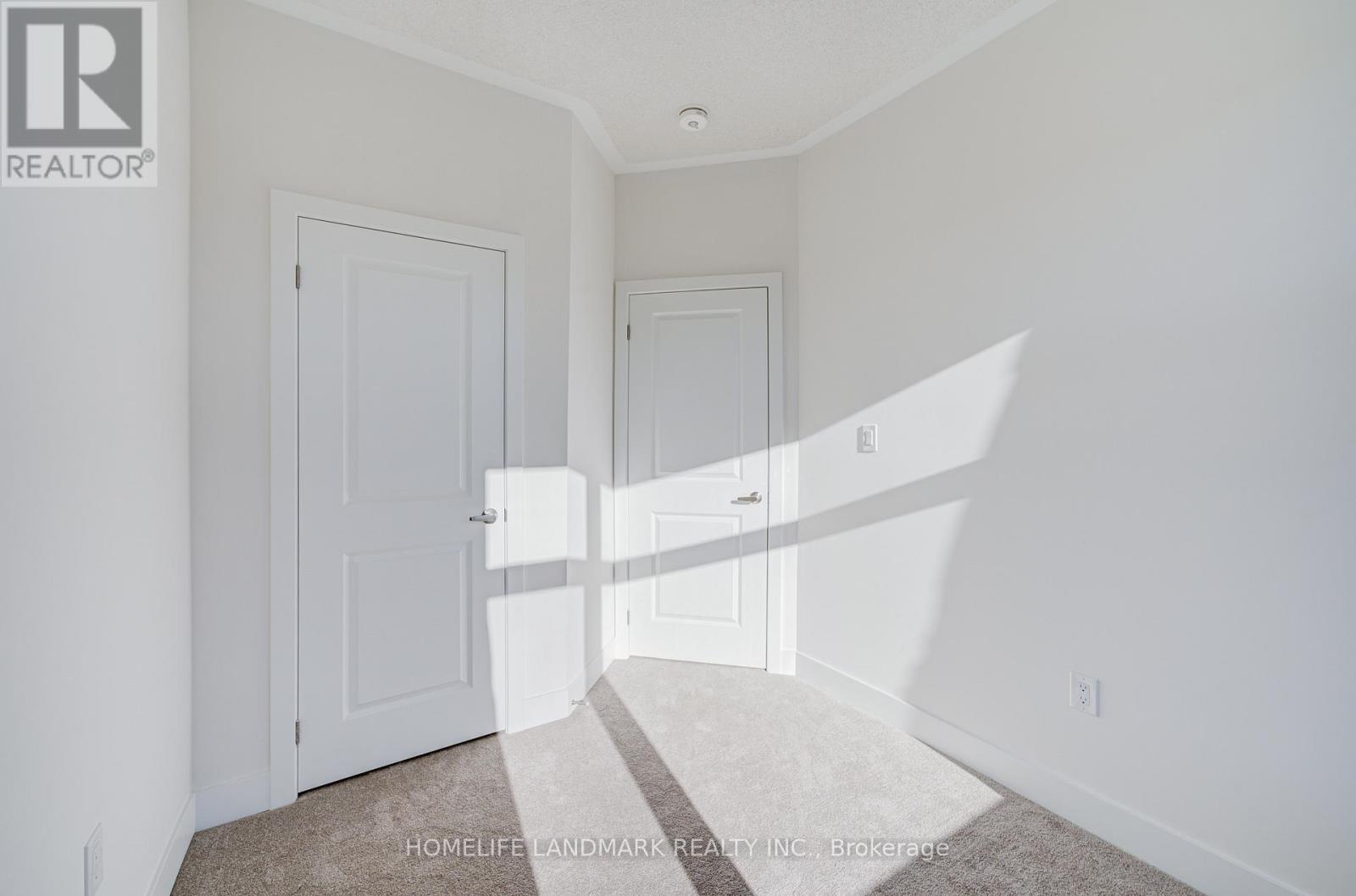 1299 Dempster Lane, Oakville, Ontario  L6H 7Z2 - Photo 30 - W12496062