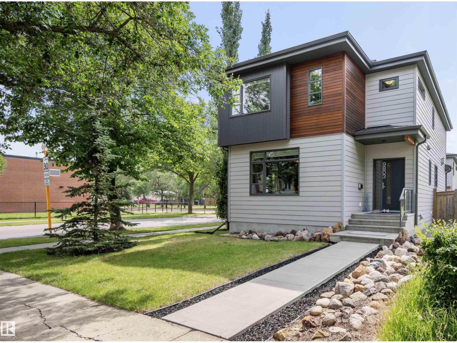 9803 74 AV NW, Edmonton, Alberta