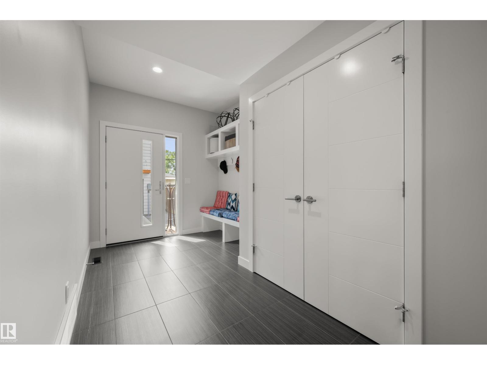 9803 74 Av Nw, Edmonton, Alberta  T6E 1G1 - Photo 17 - E4464420