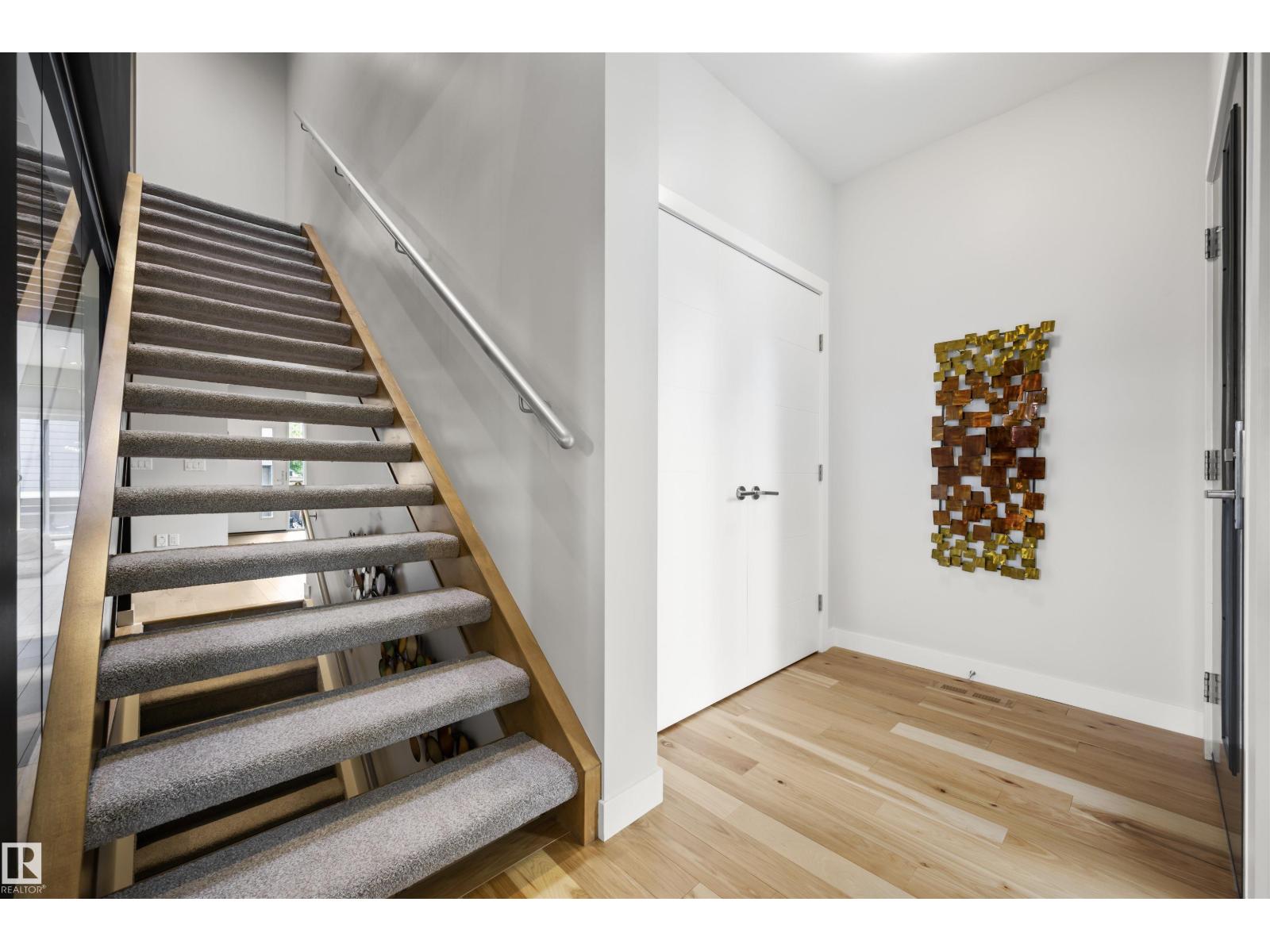 9803 74 Av Nw, Edmonton, Alberta  T6E 1G1 - Photo 3 - E4464420