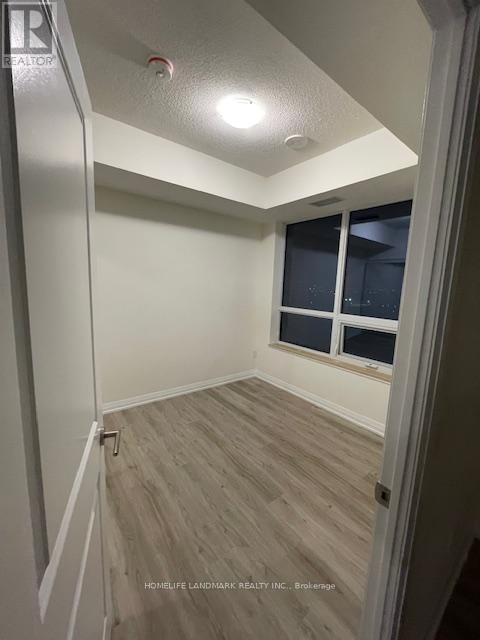 1529 - 3270 Sheppard Avenue E, Toronto, Ontario  M1T 3K3 - Photo 3 - E12500164