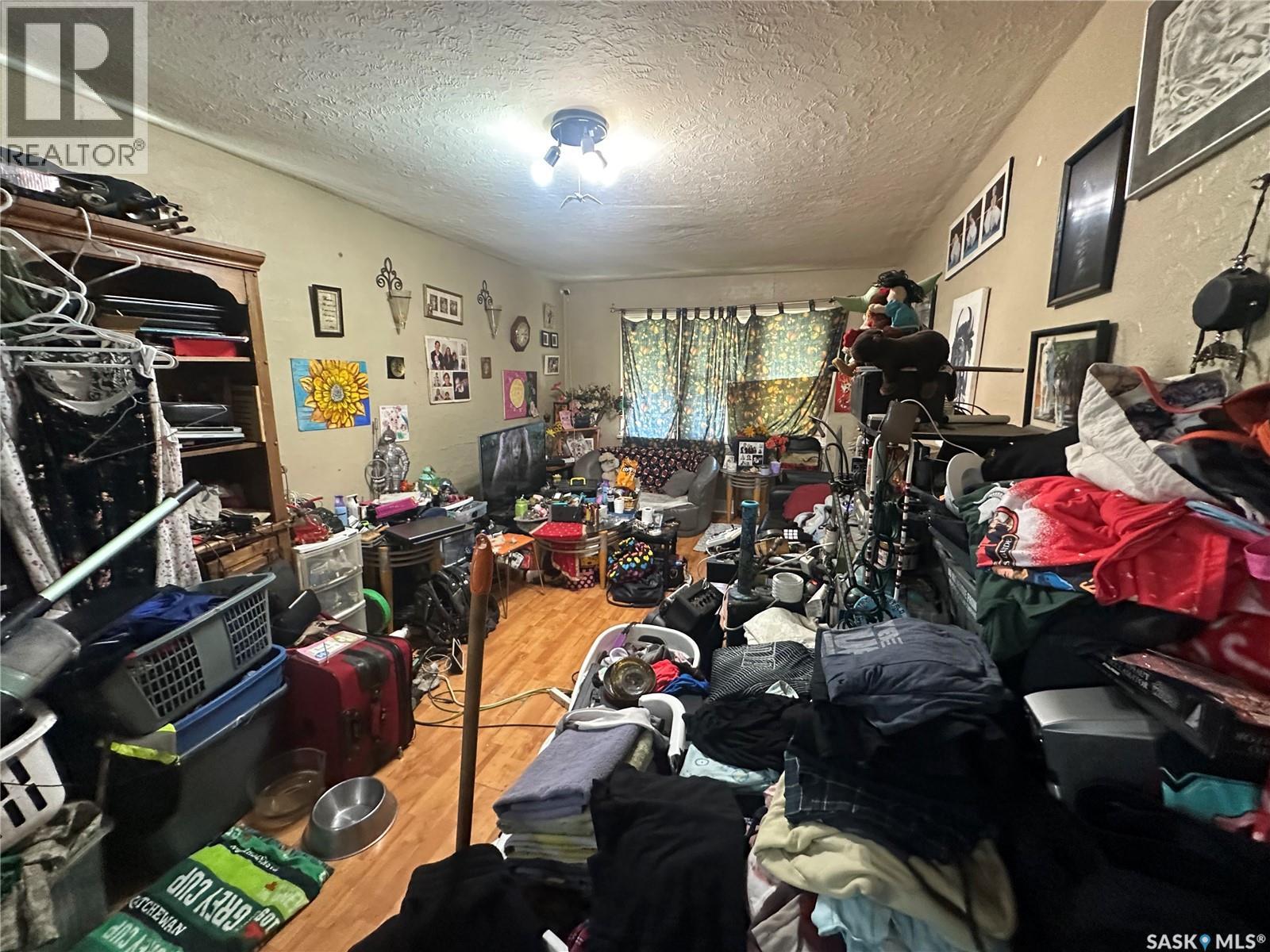 815 Robinson Street, Regina, Saskatchewan  S4T 2M4 - Photo 3 - SK022191