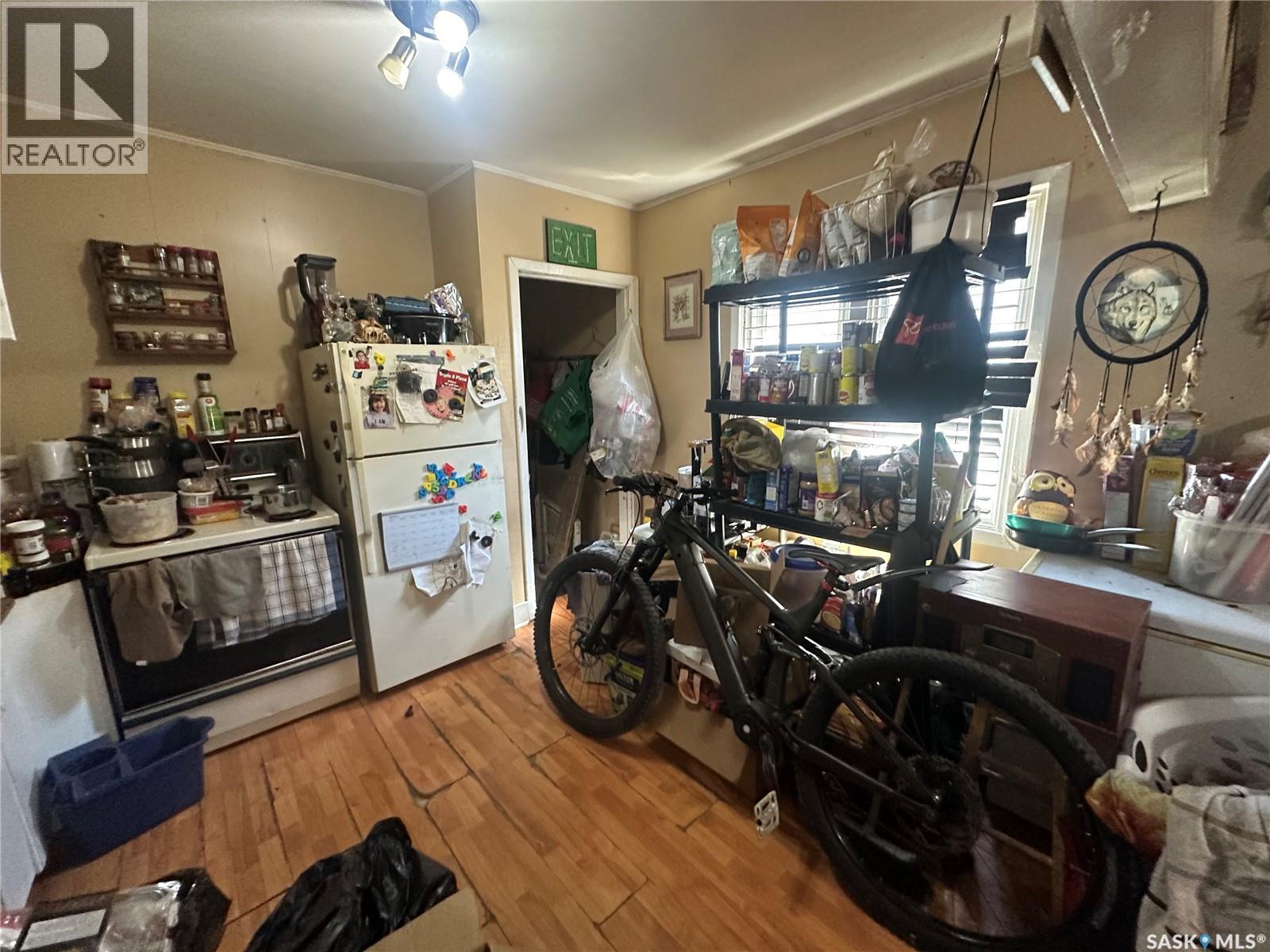 815 Robinson Street, Regina, Saskatchewan  S4T 2M4 - Photo 5 - SK022191