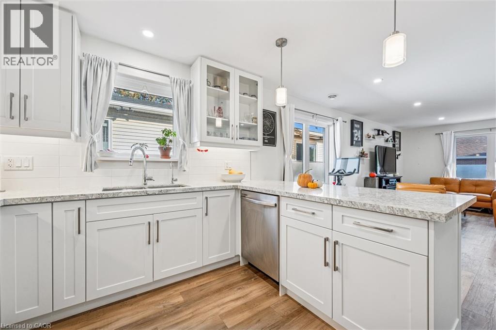 76 South Drive, Kitchener, Ontario  N2M 4B6 - Photo 6 - 40781086