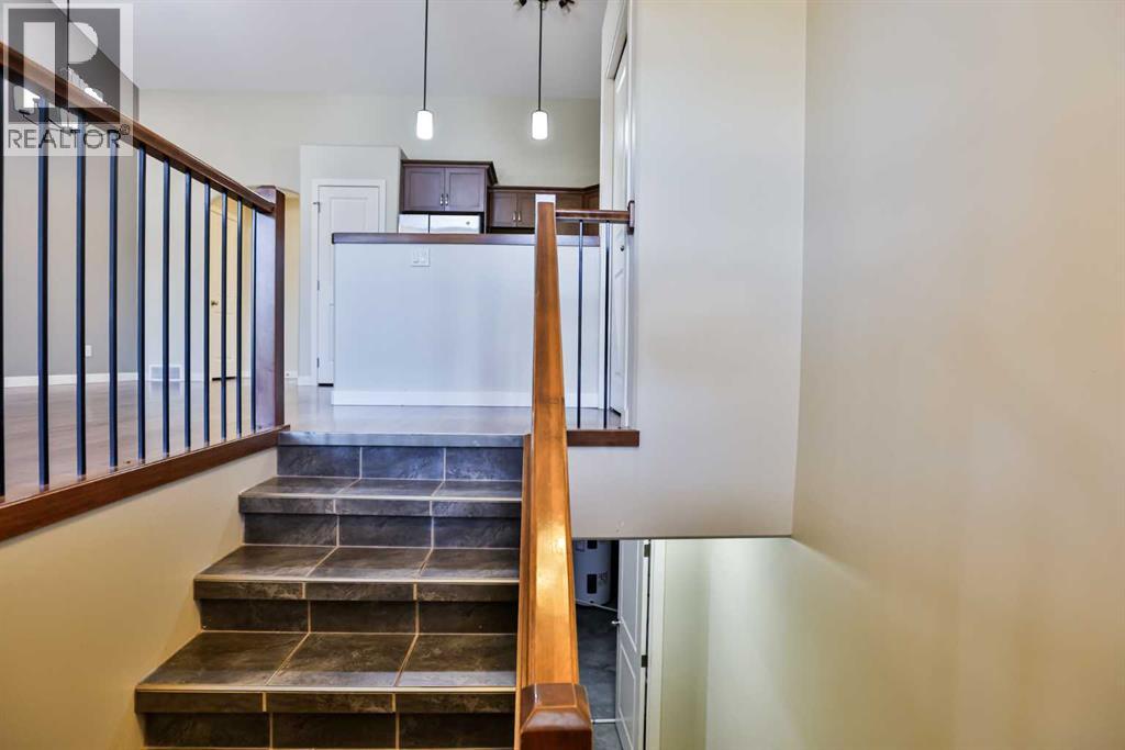 105 Lynx Road N, Lethbridge, Alberta  T1H 6W9 - Photo 4 - A2267512