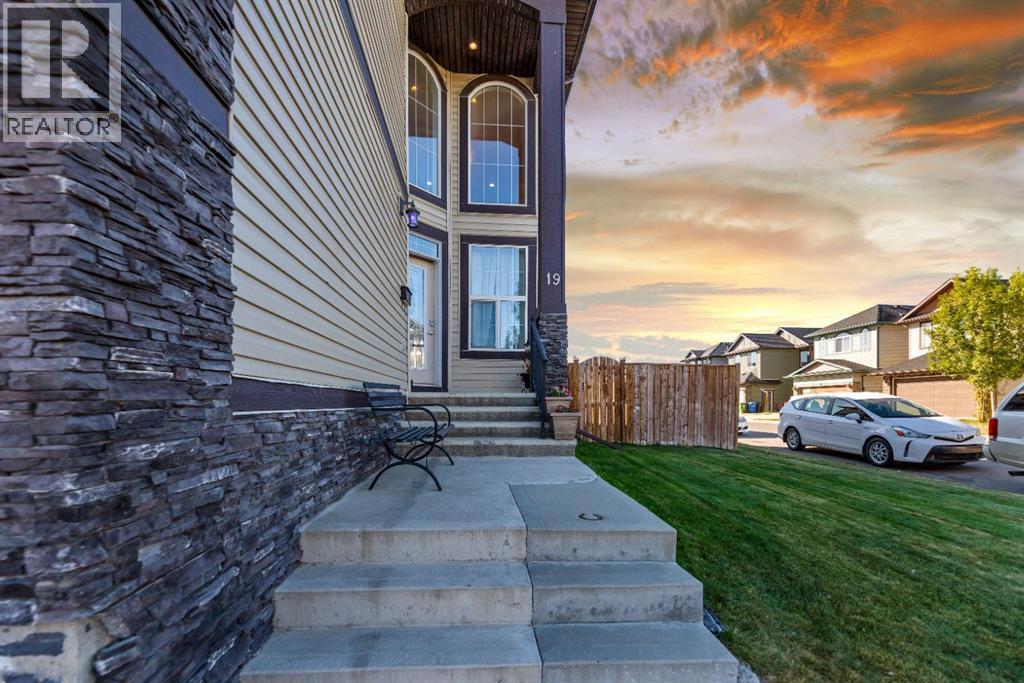 19 Saddlelake View Ne, Calgary, Alberta  T3J 0R6 - Photo 4 - A2259448