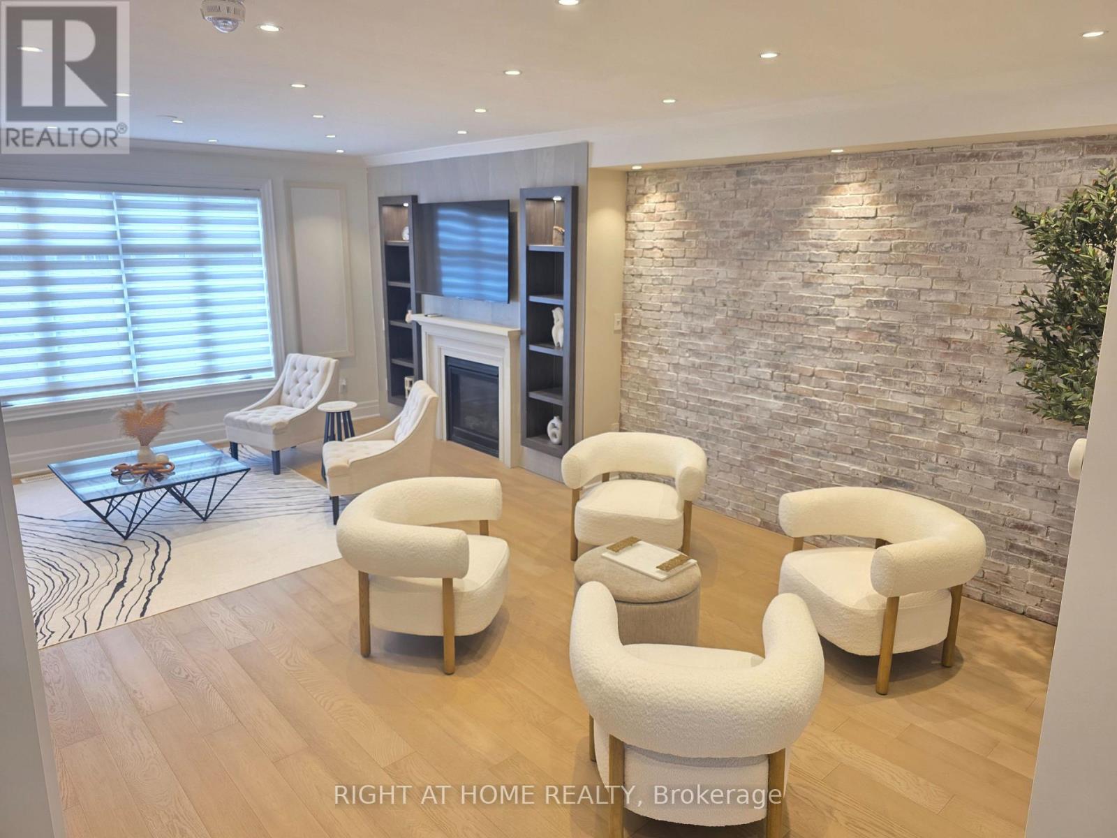 2251 Khalsa Gate E, Oakville, Ontario  L6M 1P4 - Photo 11 - W12500192