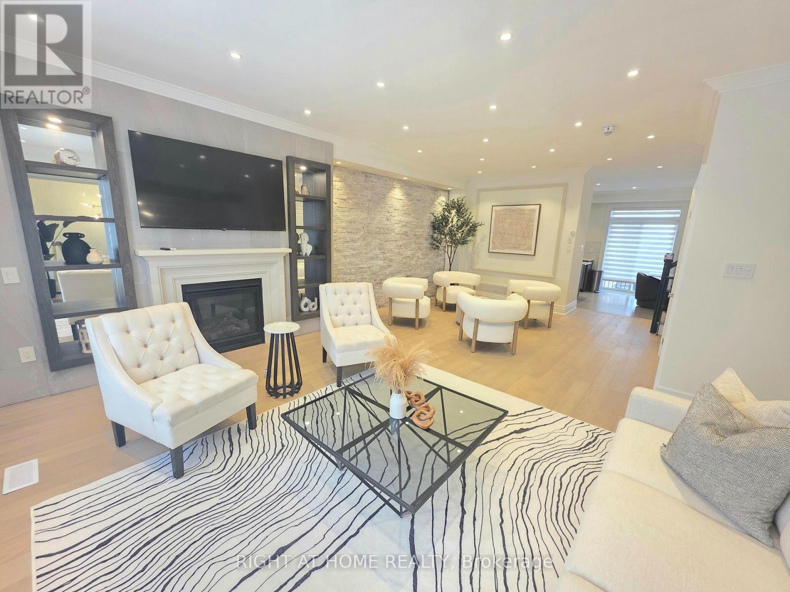 2251 Khalsa Gate E, Oakville, Ontario  L6M 1P4 - Photo 7 - W12500192