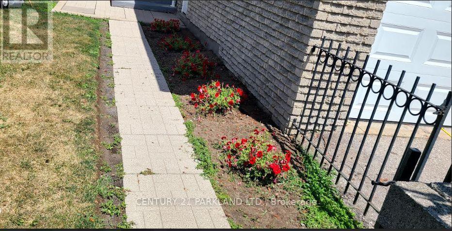 42 ANTIBES DRIVE, Toronto, Ontario