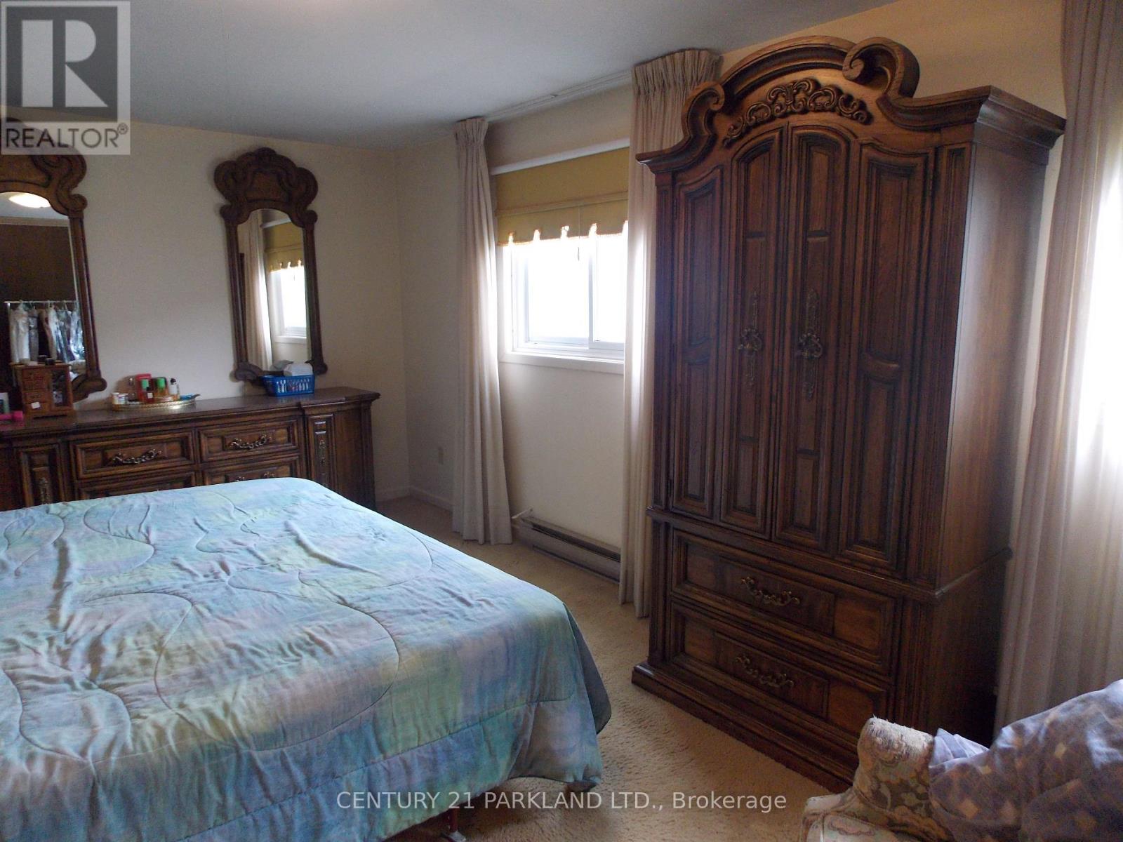 42 Antibes Drive, Toronto (Westminster-Branson), Ontario  M2R 3K4 - Photo 10 - C12298425