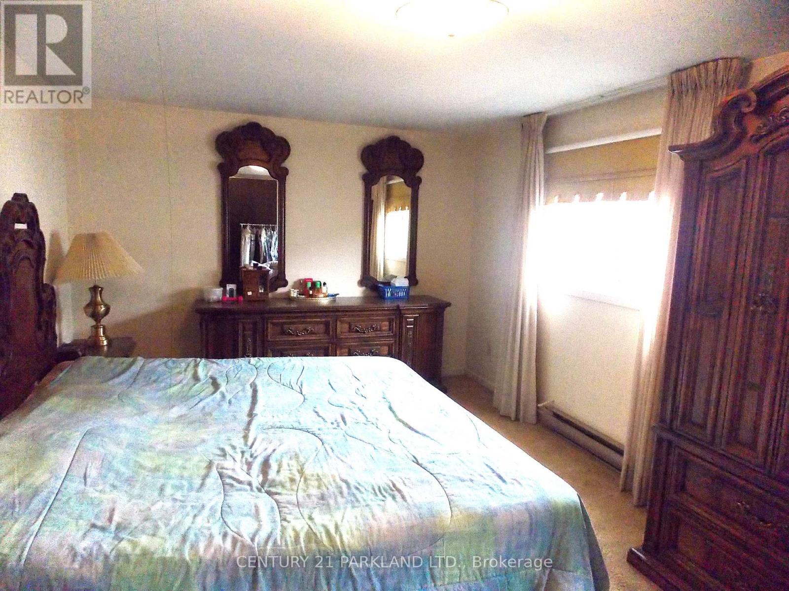 42 Antibes Drive, Toronto (Westminster-Branson), Ontario  M2R 3K4 - Photo 11 - C12298425