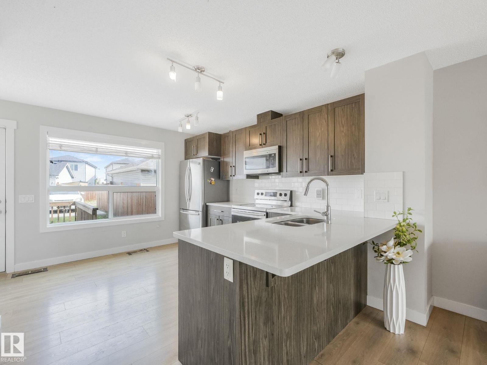 648 Lewis Greens Dr Nw, Edmonton, Alberta  T5T 7G4 - Photo 10 - E4464422