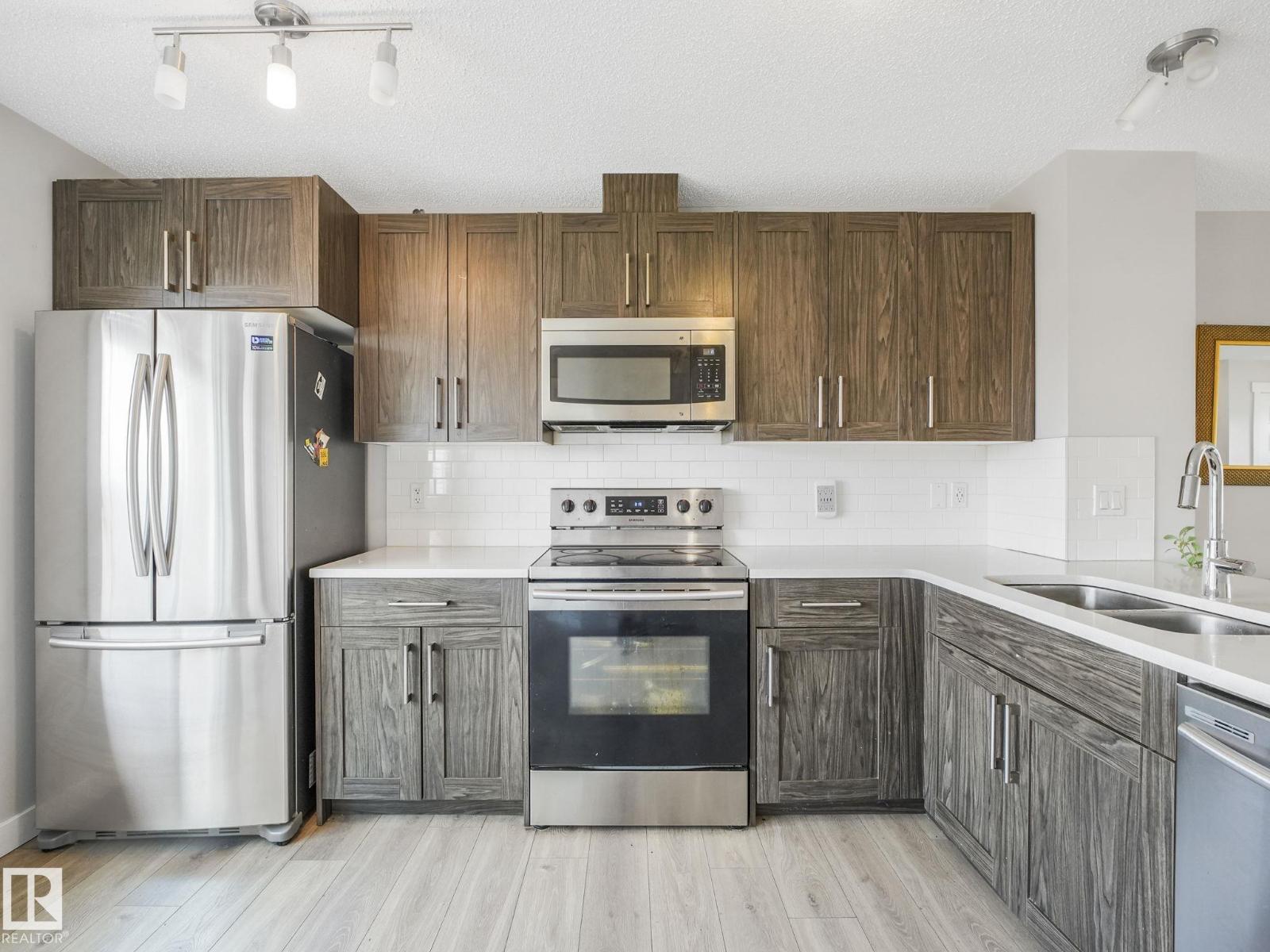 648 Lewis Greens Dr Nw, Edmonton, Alberta  T5T 7G4 - Photo 4 - E4464422