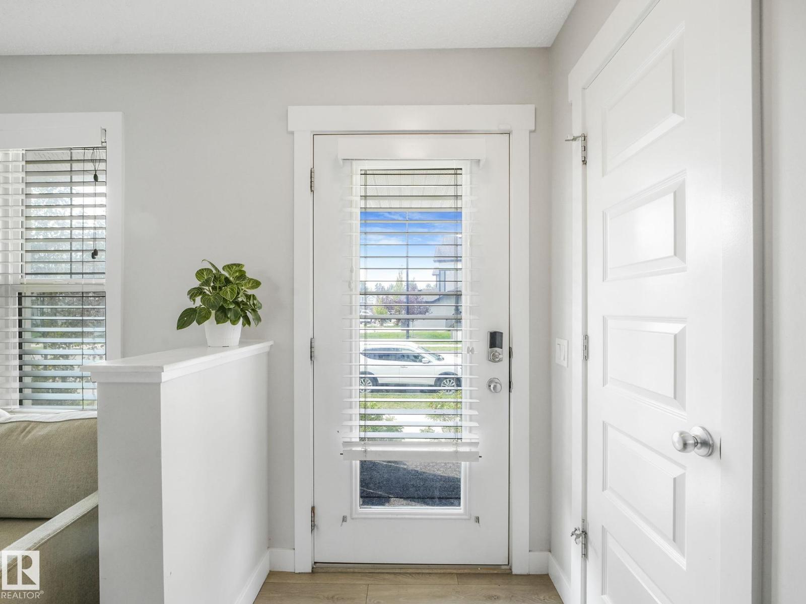 648 Lewis Greens Dr Nw, Edmonton, Alberta  T5T 7G4 - Photo 7 - E4464422