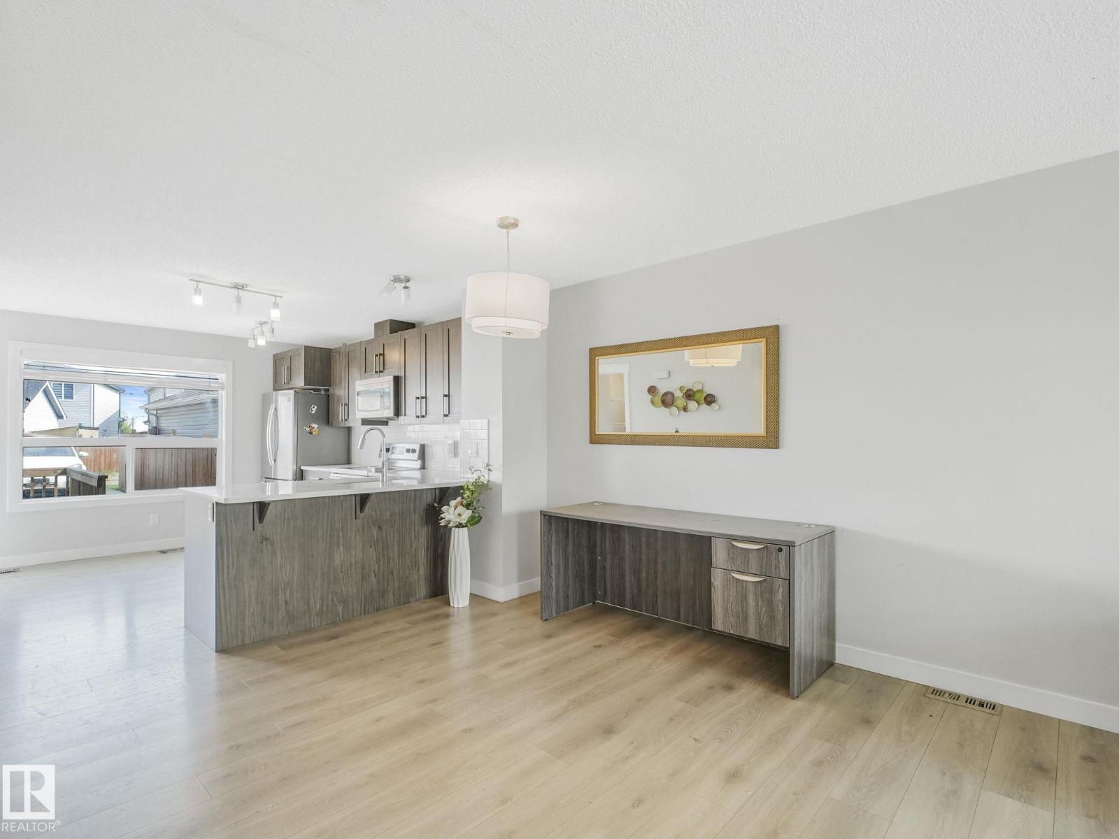 648 Lewis Greens Dr Nw, Edmonton, Alberta  T5T 7G4 - Photo 9 - E4464422