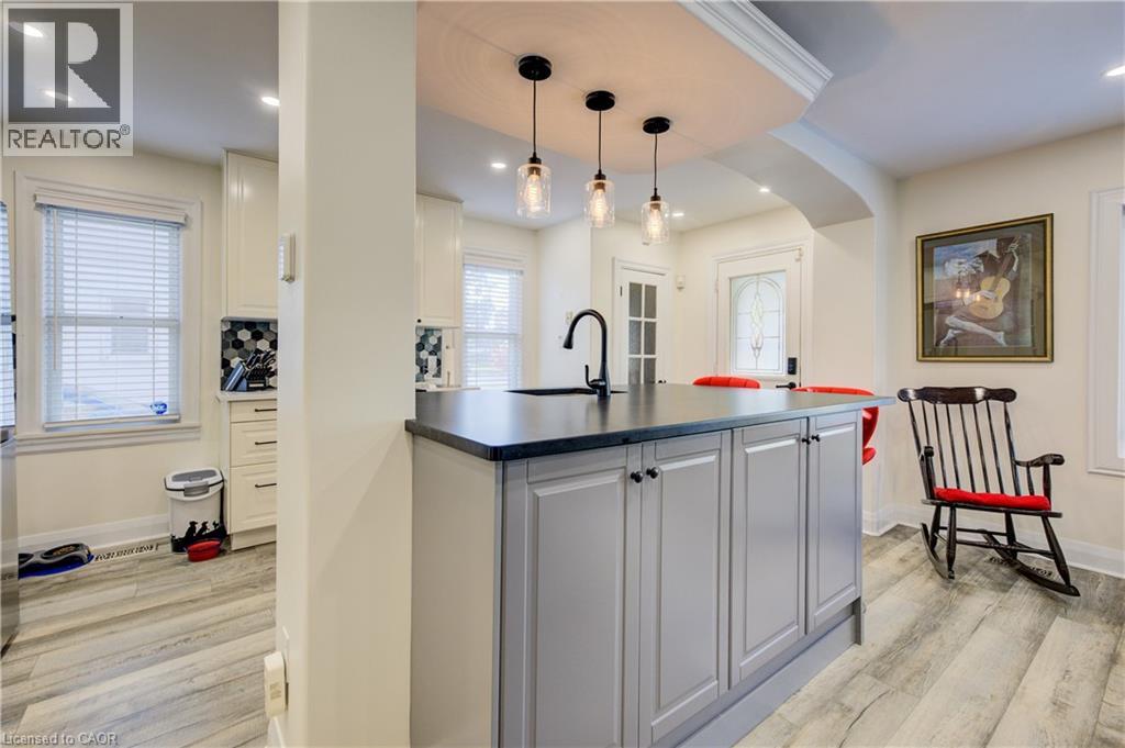 129 Talbot Street, Kitchener, Ontario  N2M 2B2 - Photo 12 - 40784932