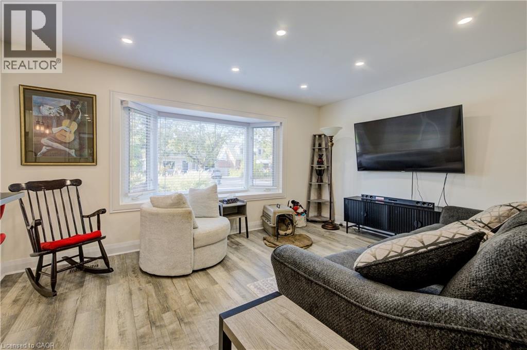 129 Talbot Street, Kitchener, Ontario  N2M 2B2 - Photo 13 - 40784932