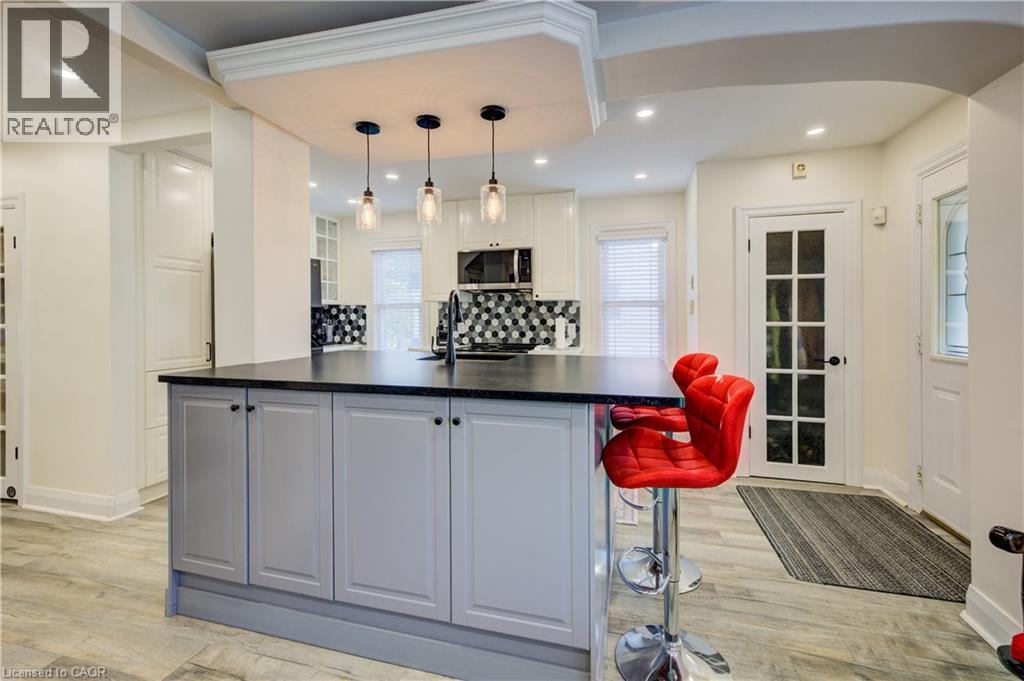 129 Talbot Street, Kitchener, Ontario  N2M 2B2 - Photo 18 - 40784932