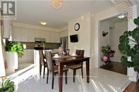 81 Serano Crescent, Richmond Hill, Ontario  L4E 0R7 - Photo 12 - N12500222