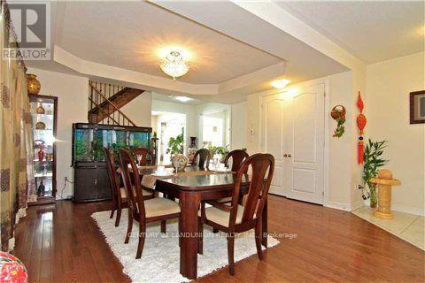 81 Serano Crescent, Richmond Hill, Ontario  L4E 0R7 - Photo 14 - N12500222