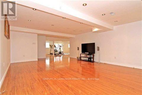 81 Serano Crescent, Richmond Hill, Ontario  L4E 0R7 - Photo 19 - N12500222