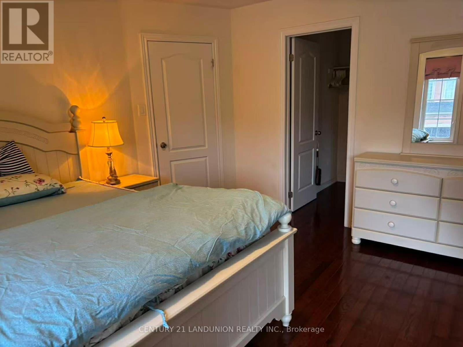 81 Serano Crescent, Richmond Hill, Ontario  L4E 0R7 - Photo 6 - N12500222