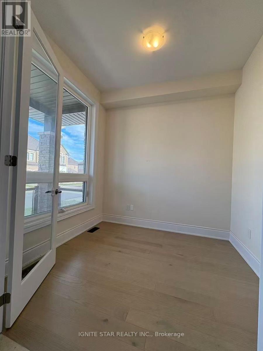 1264 Queens Plate Road, Oakville, Ontario  L6M 5M2 - Photo 2 - W12500216