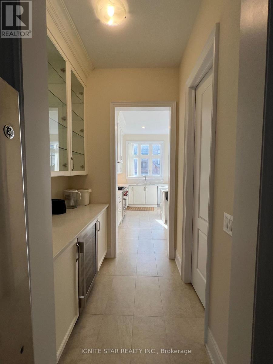 1264 Queens Plate Road, Oakville, Ontario  L6M 5M2 - Photo 4 - W12500216